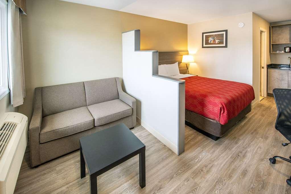 Econo Lodge Inn & Suites Pincher Creek Habitación foto