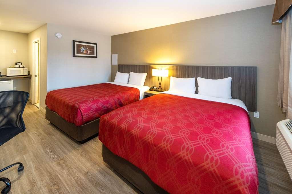 Econo Lodge Inn & Suites Pincher Creek Habitación foto