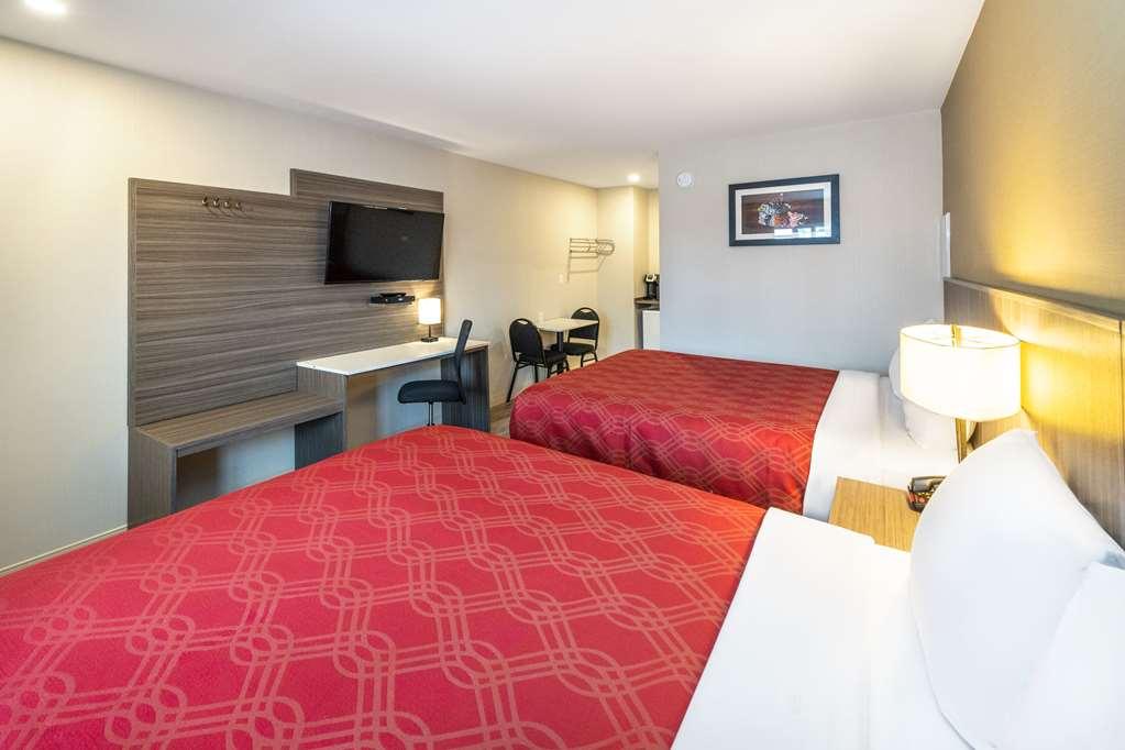 Econo Lodge Inn & Suites Pincher Creek Habitación foto