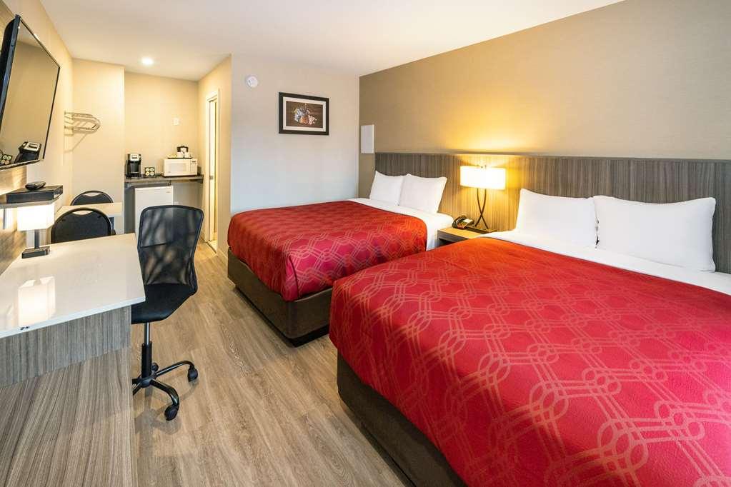 Econo Lodge Inn & Suites Pincher Creek Habitación foto