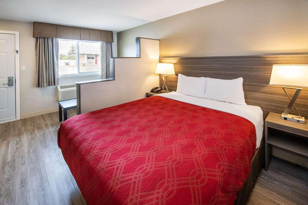 Econo Lodge Inn & Suites Pincher Creek Habitación foto