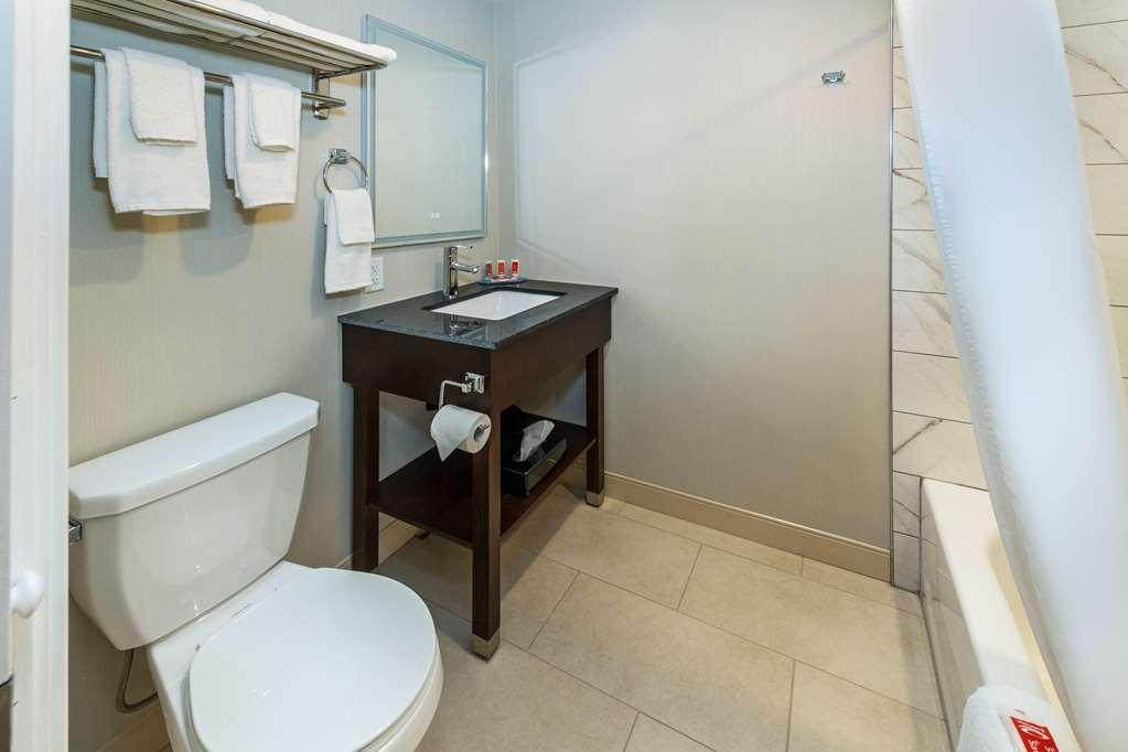 Econo Lodge Inn & Suites Pincher Creek Habitación foto