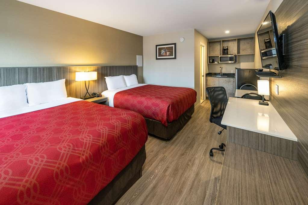 Econo Lodge Inn & Suites Pincher Creek Habitación foto